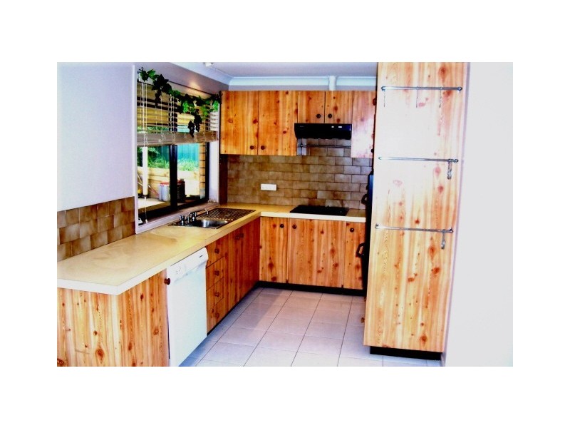 9 Roderigo Cl, Rosemeadow NSW 2560