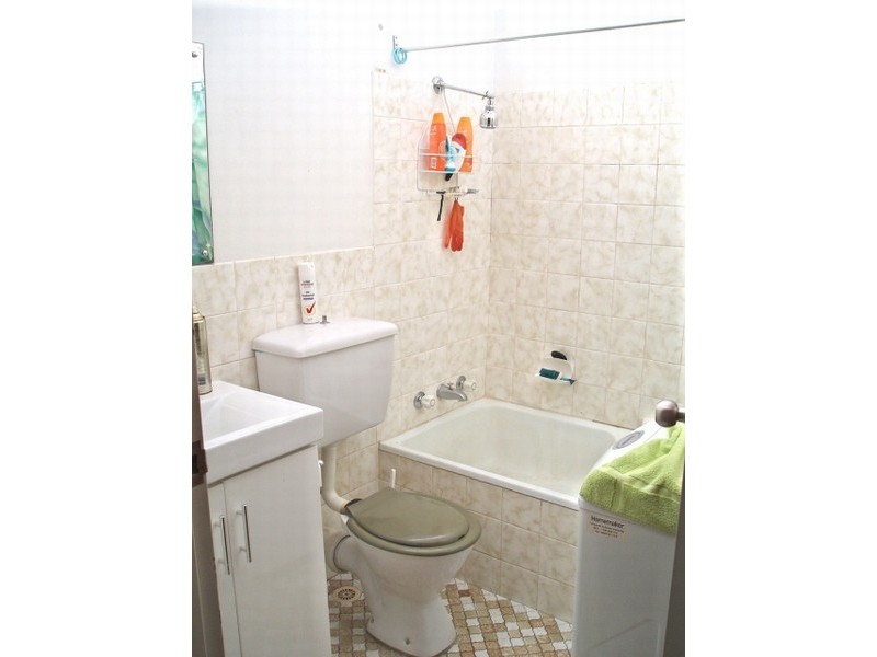 1/40 Cordeaux Street, Campbelltown NSW 2560