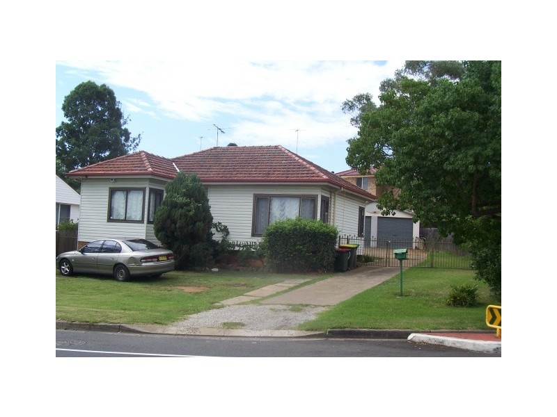 30 Hoddle Ave, Campbelltown NSW 2560