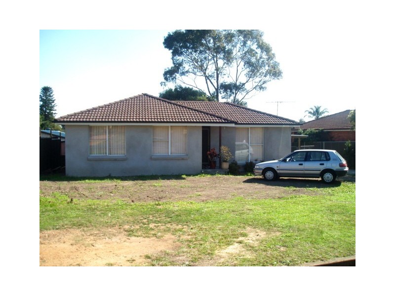 11 Kitson Place, Minto NSW 2566