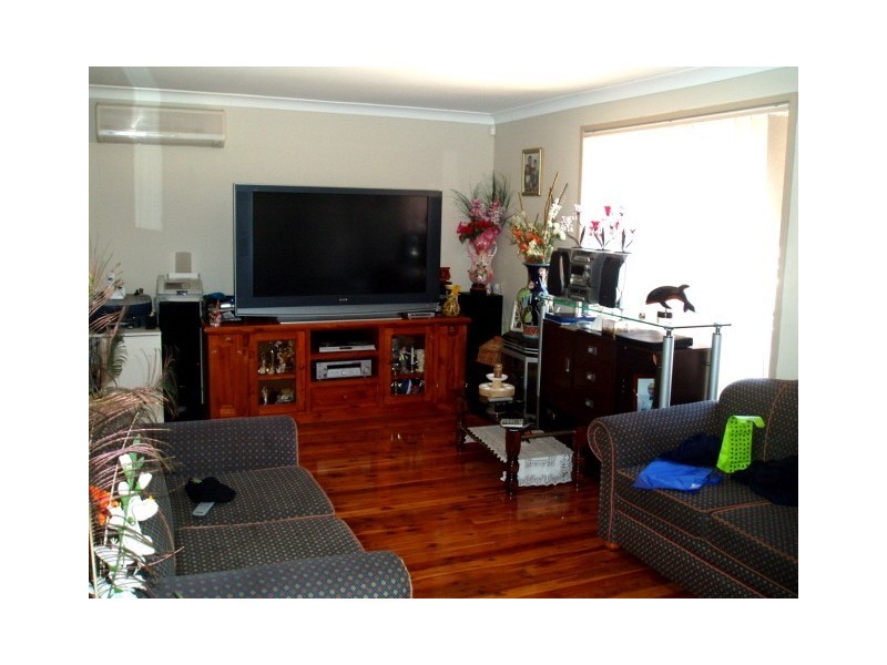 11 Kitson Place, Minto NSW 2566