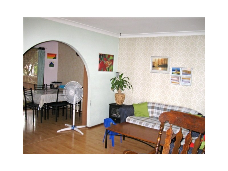 2/1A Barcoo Ave, Leumeah NSW 2560