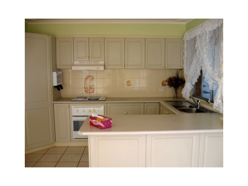 41 Akuna Avenue, Bradbury NSW 2560