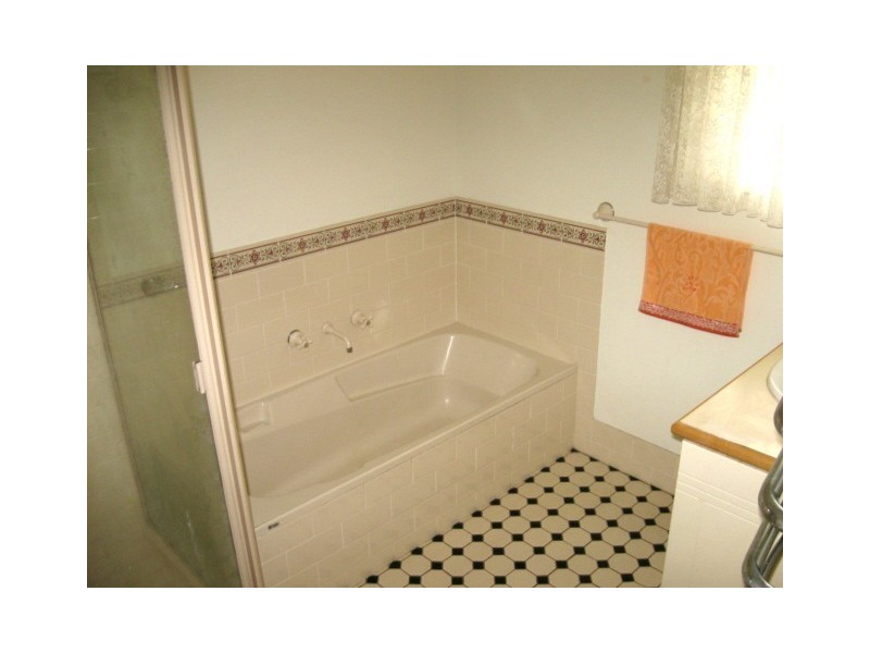 41 Akuna Avenue, Bradbury NSW 2560