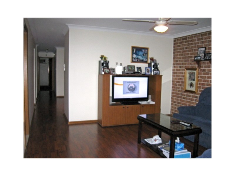 1/293 Copperfield Drive, Rosemeadow NSW 2560