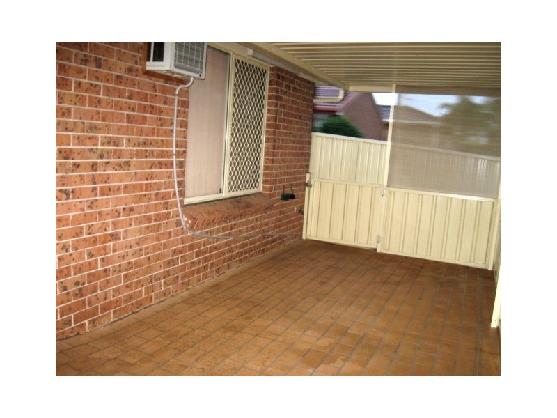 1/293 Copperfield Drive, Rosemeadow NSW 2560