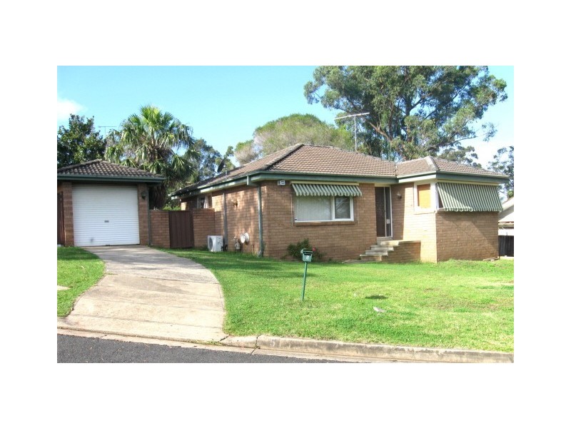 5 Balook Cres, Bradbury NSW 2560