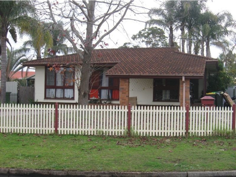 7 Hickory Place, Macquarie Fields NSW 2564