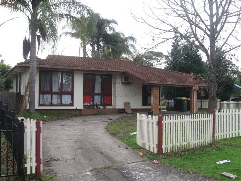 7 Hickory Place, Macquarie Fields NSW 2564