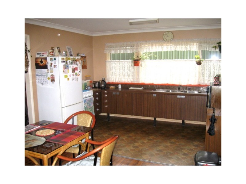 24 Barcoo Ave, Leumeah NSW 2560