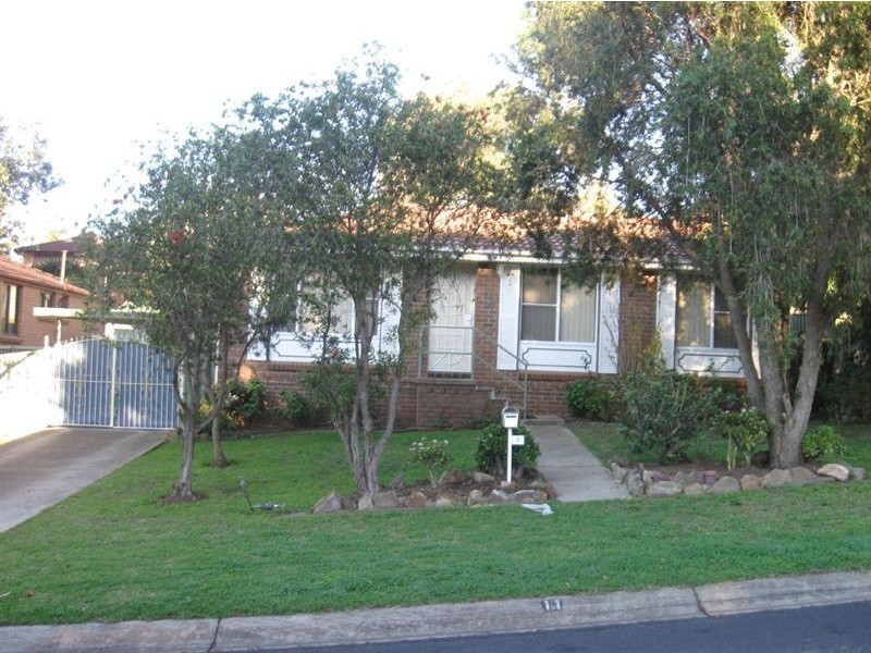 11 Tipping Place, Ambarvale NSW 2560