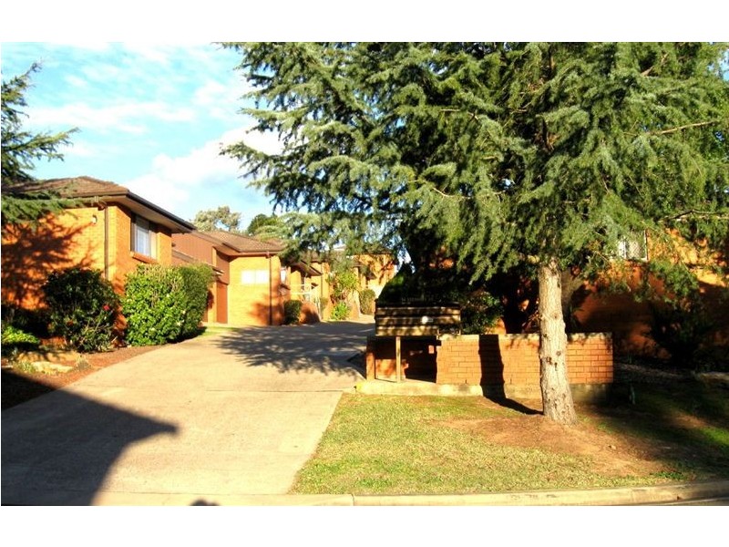 4/14 Stewart Street, Campbelltown NSW 2560