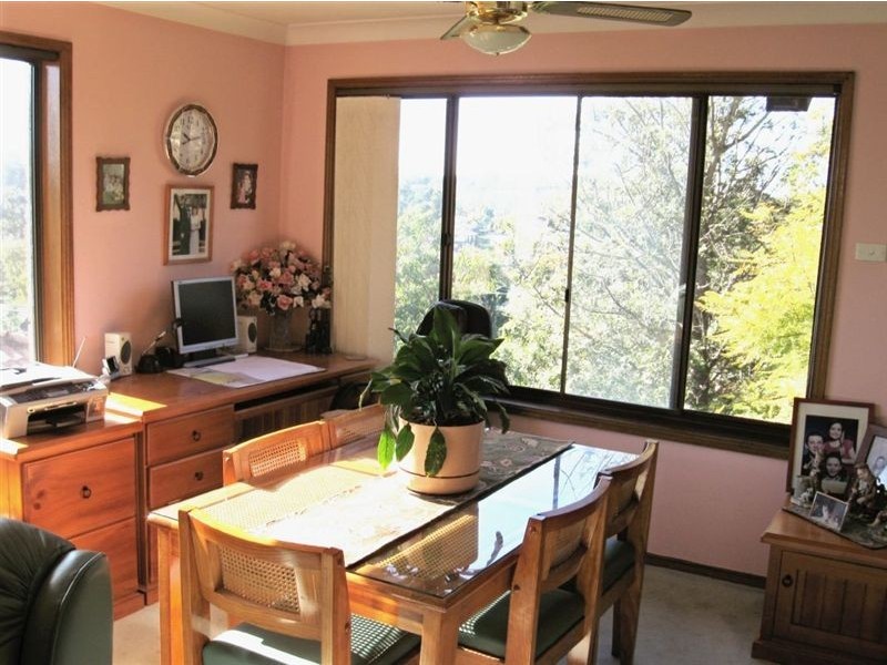 31 Trotwood Ave, Ambarvale NSW 2560