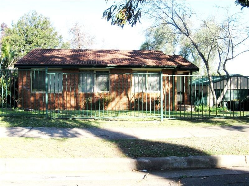 27 Harthouse Dr, Ambarvale NSW 2560