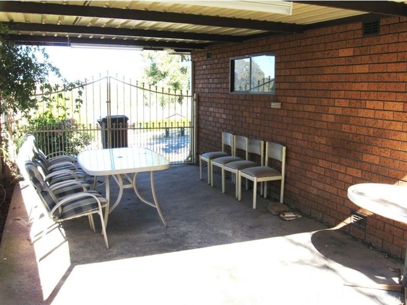 124 Leumeah Rd, Leumeah NSW 2560