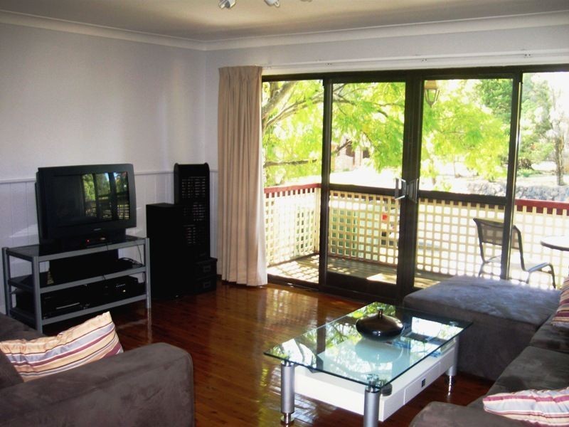10 Flynn Cres, Leumeah NSW 2560