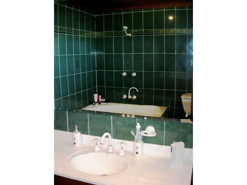 10 Flynn Cres, Leumeah NSW 2560