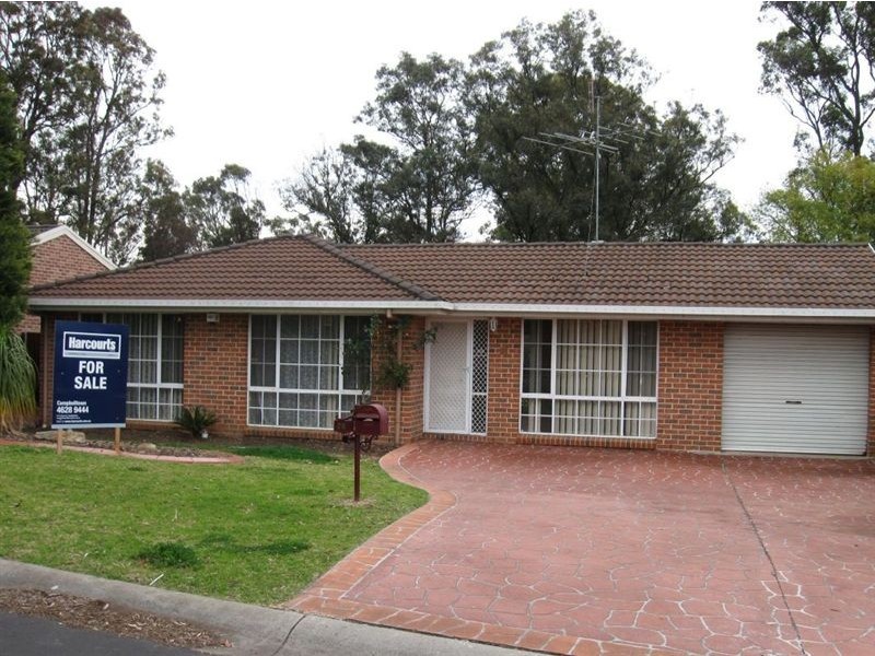 28 Mackillop Cres, St Helens Park NSW 2560