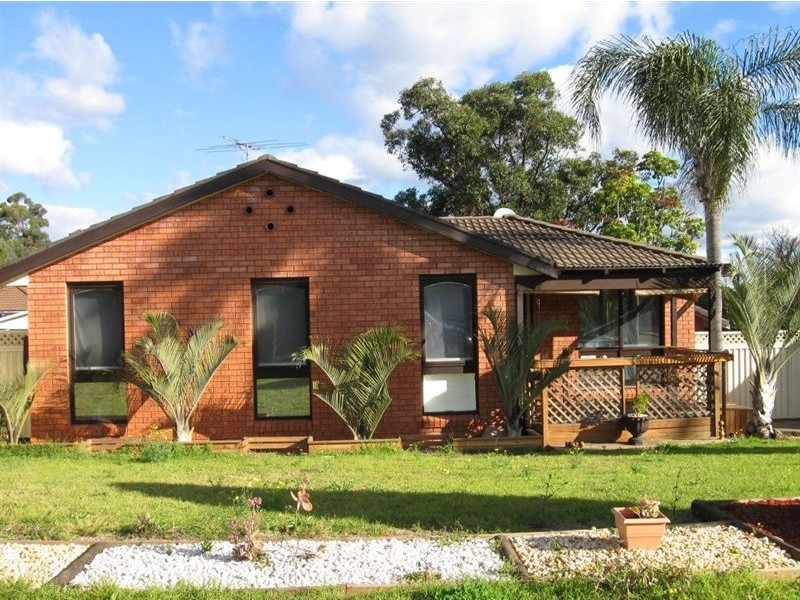 25 Benham Rd, Minto NSW 2566