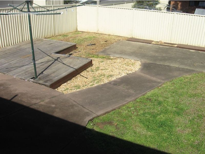 25 Benham Rd, Minto NSW 2566