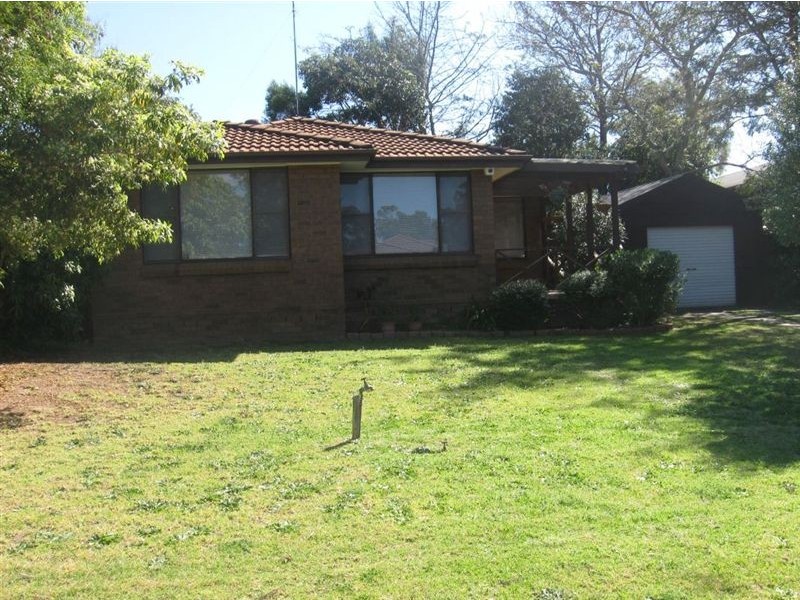 35 Cuscus Pl, St Helens Park NSW 2560