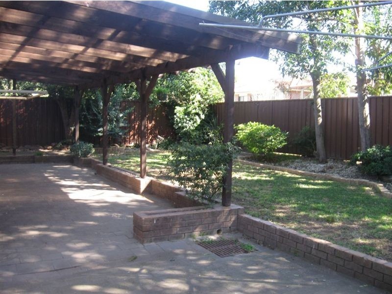 35 Cuscus Pl, St Helens Park NSW 2560