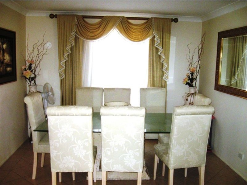 108 Englorie Park Dr, Glen Alpine NSW 2560