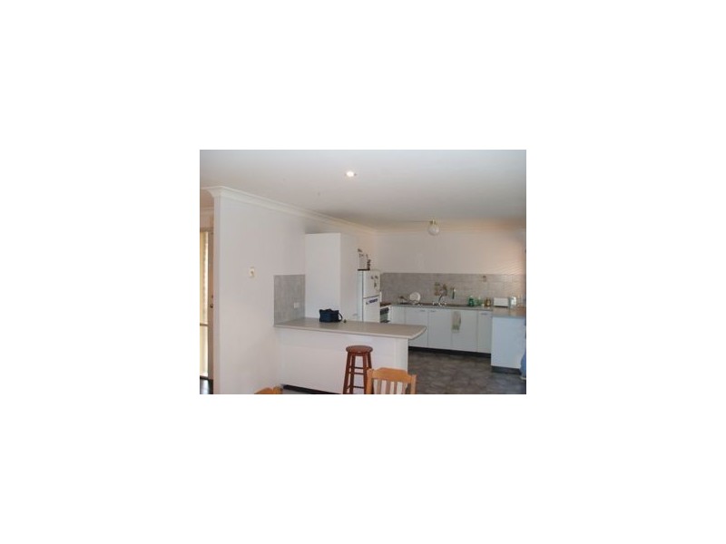 5a Fabian Place, Rosemeadow NSW 2560