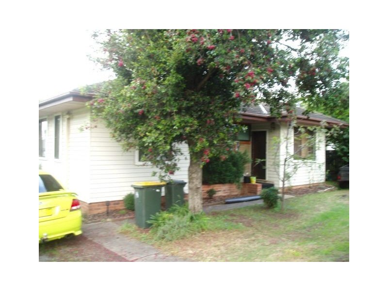 64 Chamberlain St, Campbelltown NSW 2560