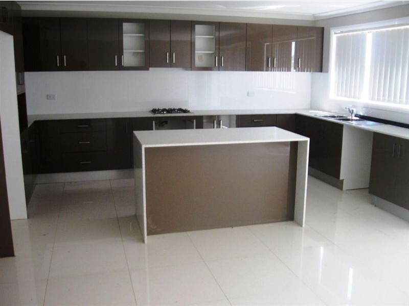 6 Vaucluse Pl, Glen Alpine NSW 2560