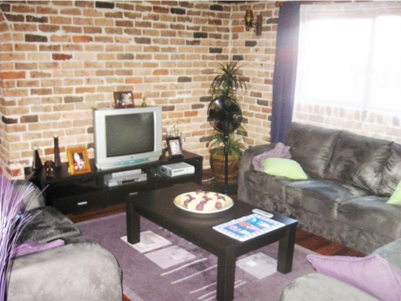 8 Nymboida Cres, Ruse NSW 2560