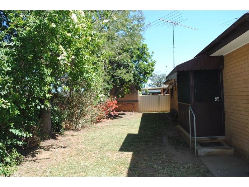 15 Forbes Pl, Leumeah NSW 2560