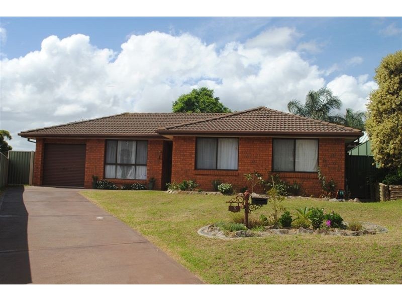 3 Capulet Pl, Rosemeadow NSW 2560