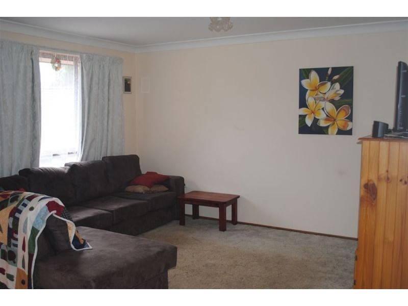 3 Capulet Pl, Rosemeadow NSW 2560