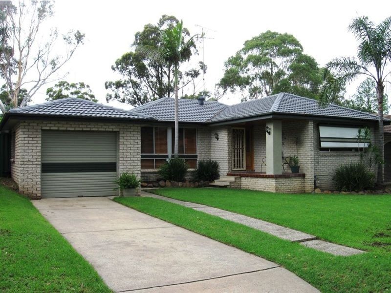 61 Pinaroo Ave, Bradbury NSW 2560