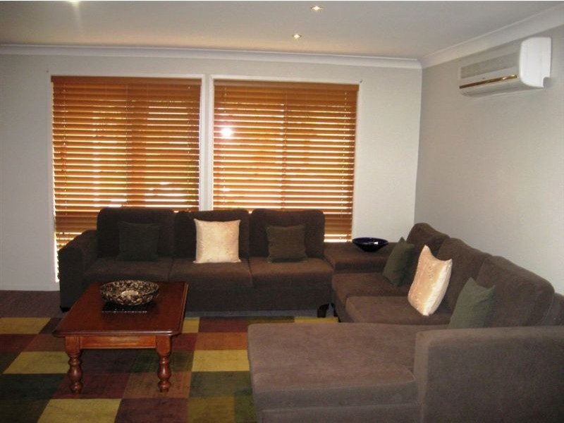 61 Pinaroo Ave, Bradbury NSW 2560