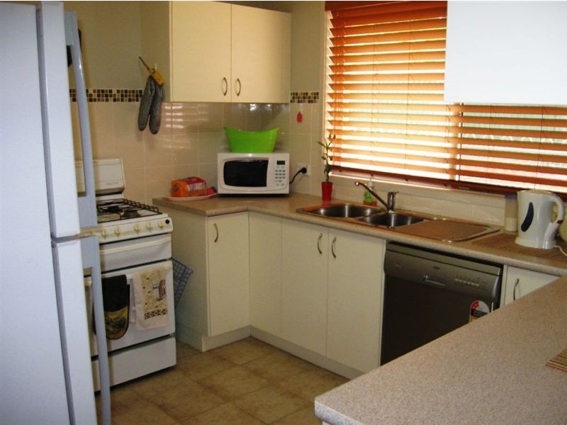 61 Pinaroo Ave, Bradbury NSW 2560