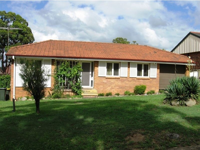 35 Pinaroo Ave, Bradbury NSW 2560