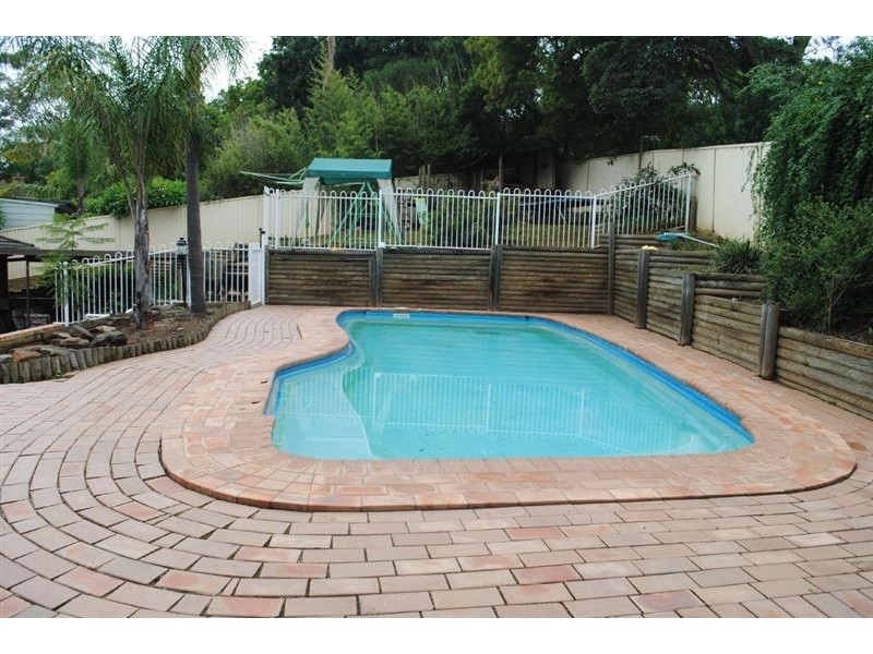 16 Guise Rd, Bradbury NSW 2560