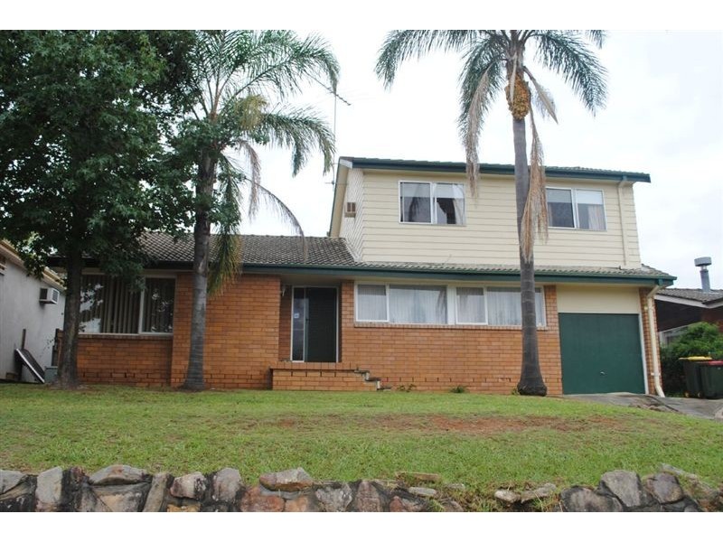 66 Guise Rd, Bradbury NSW 2560