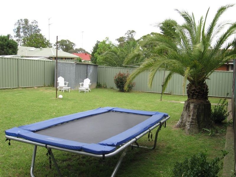 66 Guise Rd, Bradbury NSW 2560