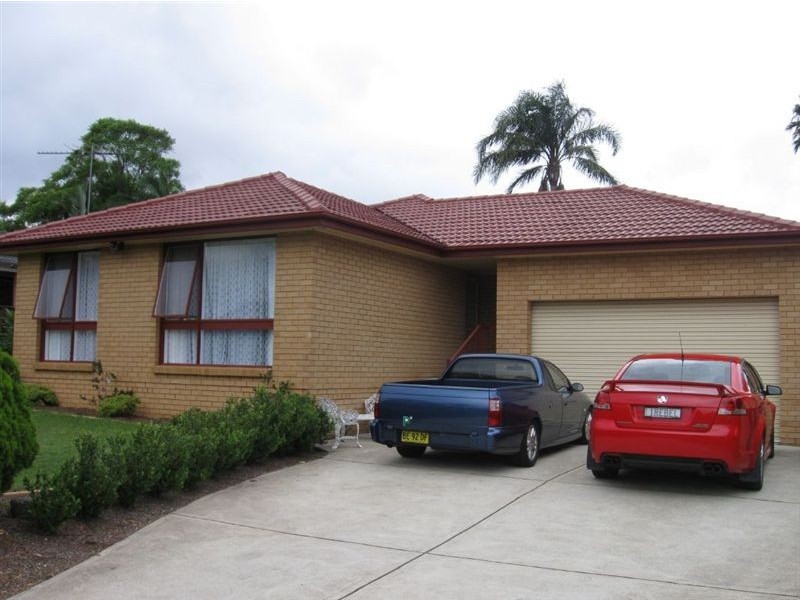 13 Kanangra Cres, Ruse NSW 2560