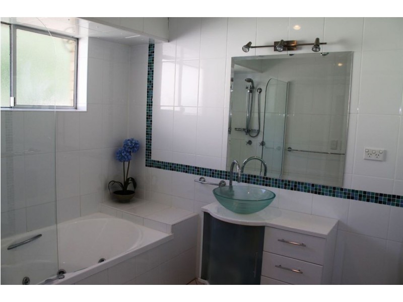 127 St Johns Rd, Bradbury NSW 2560