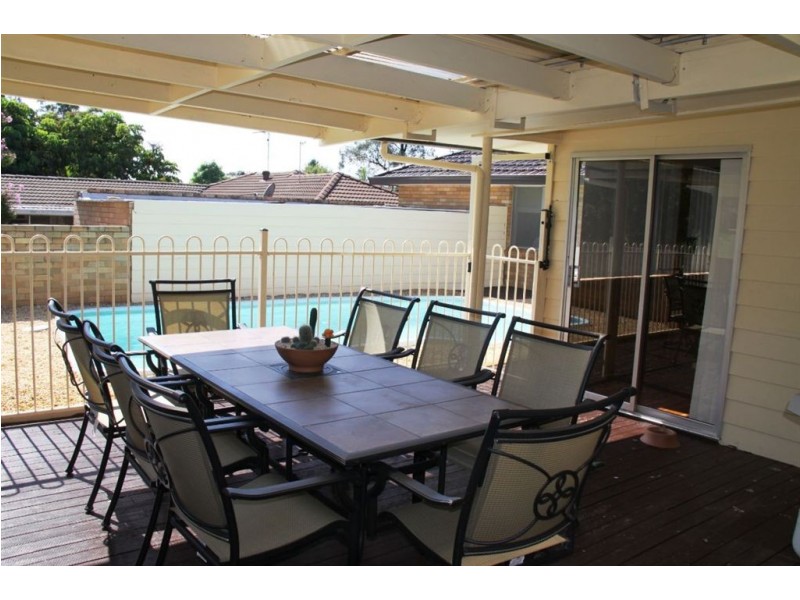 127 St Johns Rd, Bradbury NSW 2560