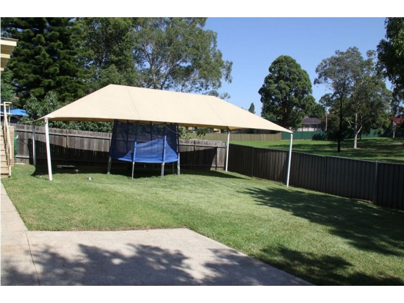 127 St Johns Rd, Bradbury NSW 2560