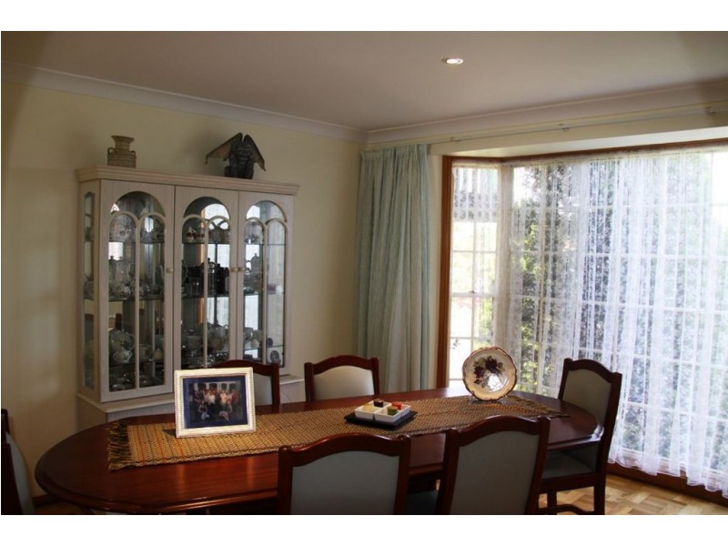 19 Clydebank Cres, Glen Alpine NSW 2560