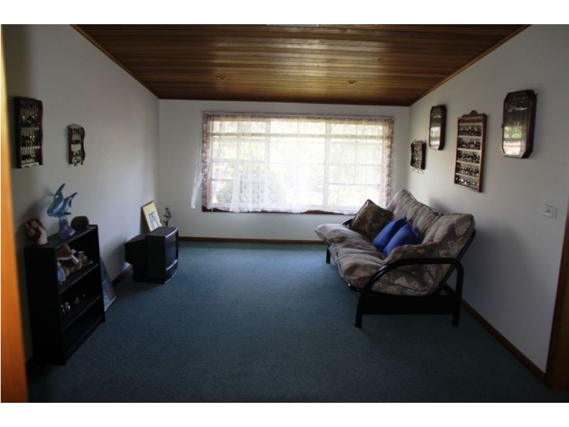 19 Clydebank Cres, Glen Alpine NSW 2560