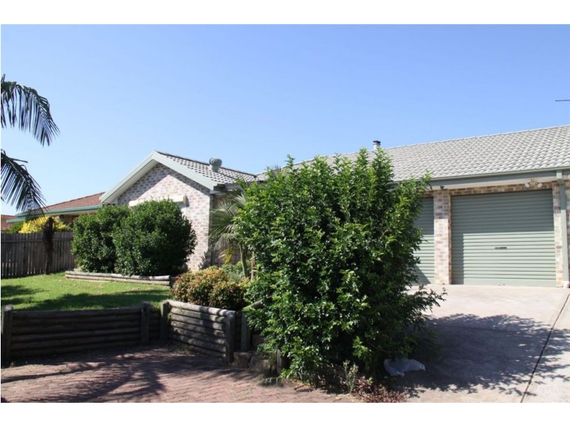 13 Gunn Pl, St Helens Park NSW 2560