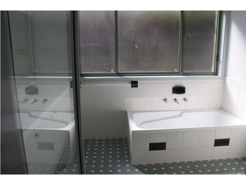 13 Gunn Pl, St Helens Park NSW 2560