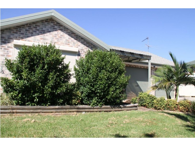 13 Gunn Pl, St Helens Park NSW 2560